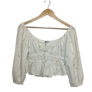 Arizona White Floral peasant top, Medium